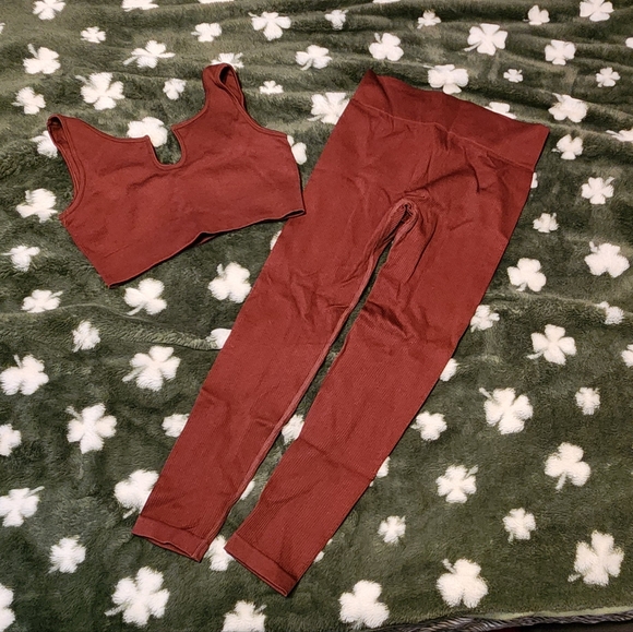 M/L Burgandy Ribbed Set - Picture 8 of 9